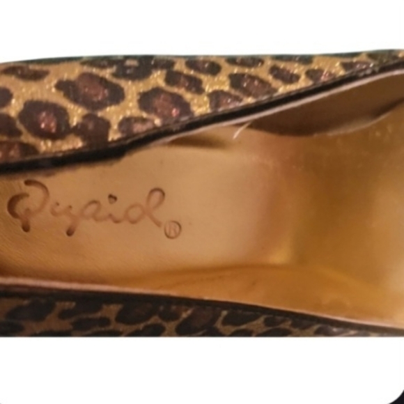 QUPID NEUTRAL 107 Gold Bronze Leopard Glitter Platform Pumps Size 8 - Picture 3 of 12